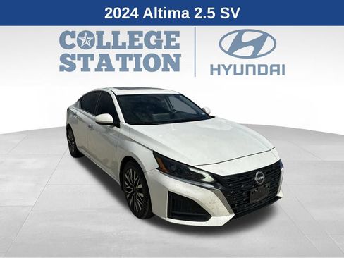 Used 2024 Nissan Altima 2.5 SV w/ SV Premium Package FWD image 1