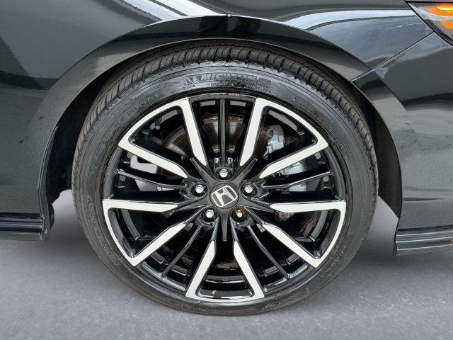 Used 2024 Honda Accord Touring image 8