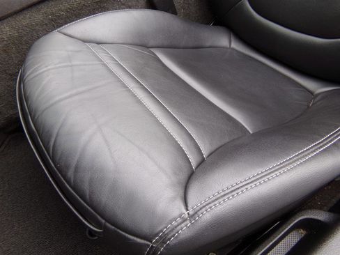 Used 2007 Pontiac Solstice Convertible w/ Premium Package image 38