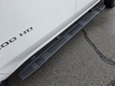 Used 2024 Chevrolet Silverado 2500 LT image 24