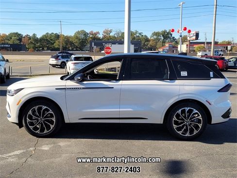 New 2026 Lincoln Nautilus Reserve image 4