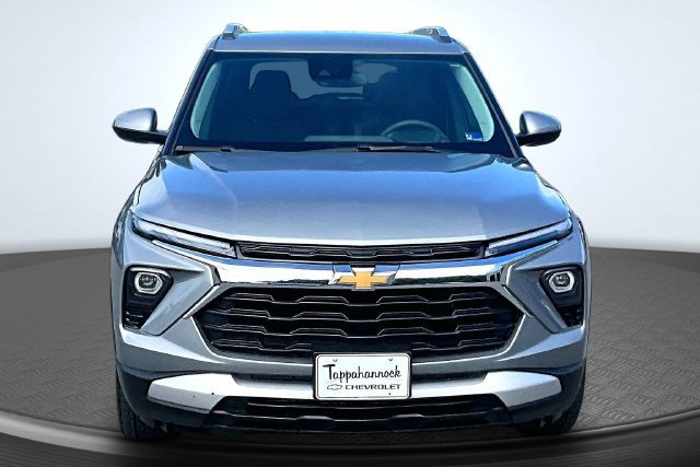 Used 2025 Chevrolet TrailBlazer LT AWD/4WD image 2