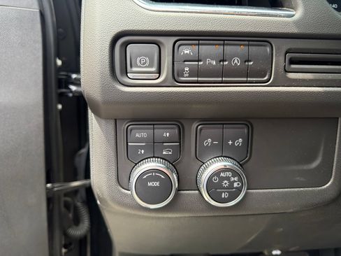 Used 2023 GMC Yukon SLT AWD/4WD image 23
