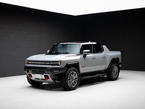 Used 2025 GMC Hummer EV 3X w/ LPO, Sport Package image 4