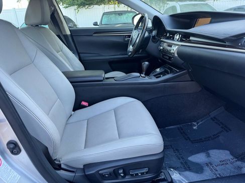 Used 2014 Lexus ES 350 w/ Premium Package image 17