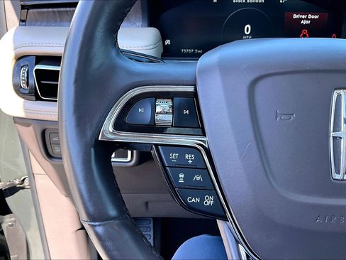 Used 2022 Lincoln Nautilus Reserve w/ Equipment Group 201A image 15