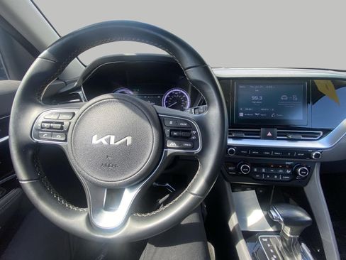 Used 2022 Kia Niro LXS FWD image 16