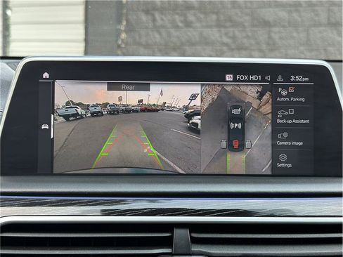 Used 2022 BMW 750Li xDrive AWD/4WD image 29