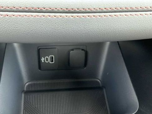 Used 2026 Ford Explorer Active AWD/4WD image 35