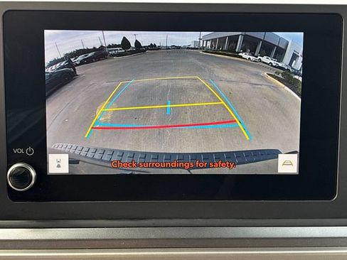 Used 2025 Toyota 4Runner SR5 AWD/4WD image 19