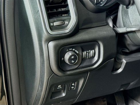 Used 2023 RAM 1500 Laramie AWD/4WD image 14
