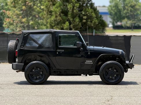 Used 2013 Jeep Wrangler Sport AWD/4WD image 7