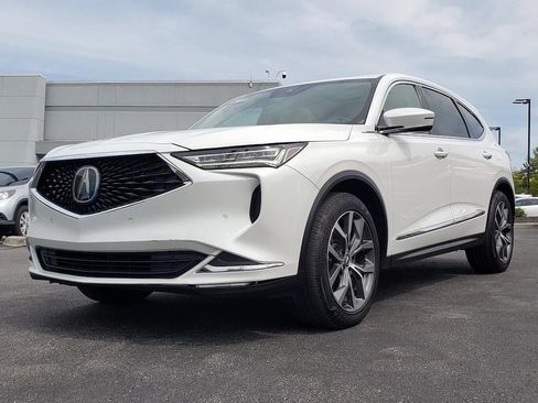 Used 2023 Acura MDX SH-AWD w/ Technology Package image 4