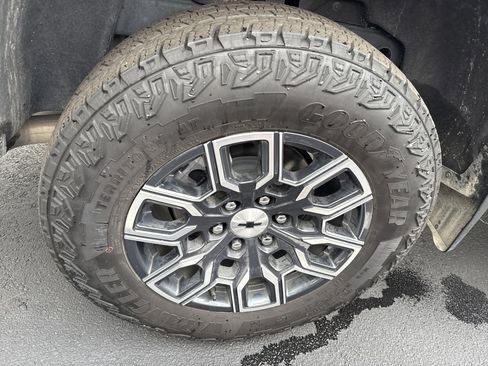 Certified 2024 Chevrolet Colorado Z71 w/ Z71 Convenience Package 2 image 24