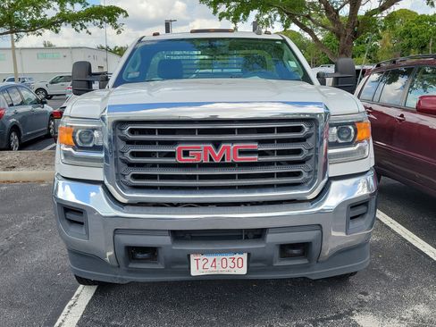 Used 2018 GMC Sierra 3500 2WD Regular Cab image 2