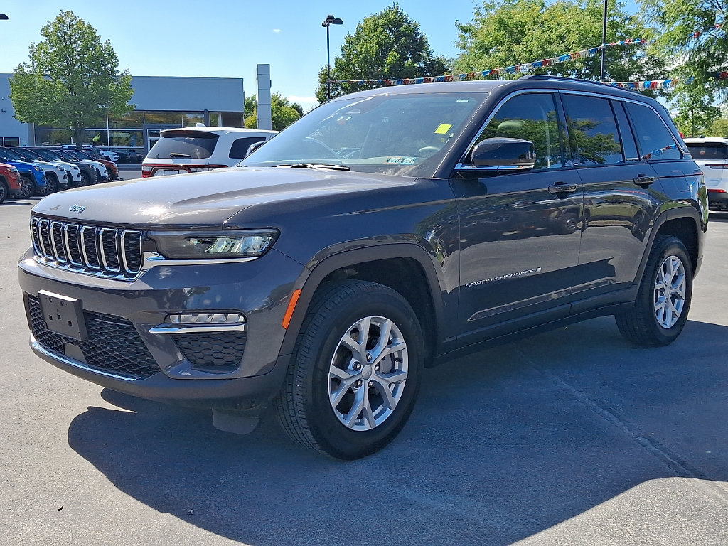 Certified 2023 Jeep Grand Cherokee Limited AWD/4WD image 3
