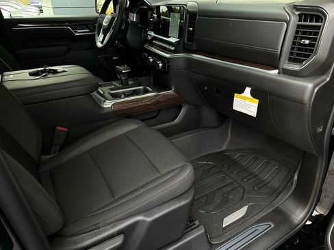 New 2026 GMC Sierra 1500 Elevation image 16