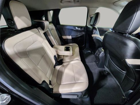 Used 2020 Ford Escape Titanium FWD image 31