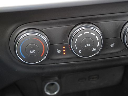 Used 2024 Chevrolet Trax LS w/ LS Convenience Package image 27