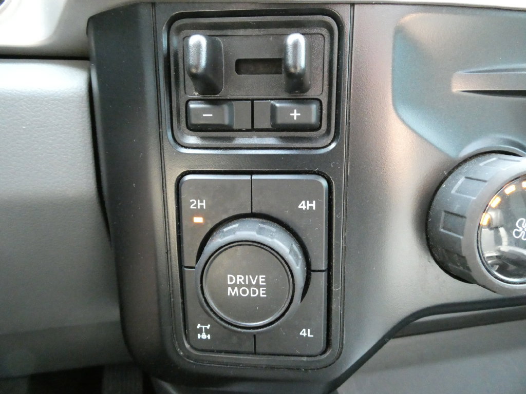 Certified 2024 Ford F250 XLT w/ XLT Premium Package AWD/4WD image 27