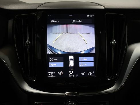 Used 2018 Volvo XC60 T5 Momentum w/ Convenience Package image 27