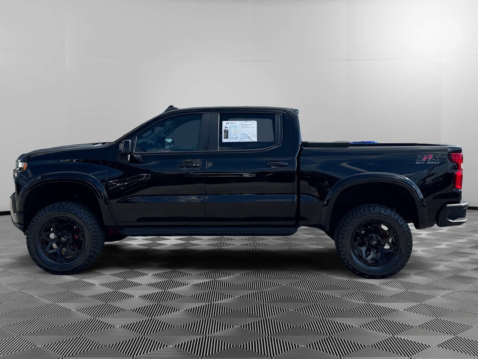 Used 2020 Chevrolet Silverado 1500 RST w/ All-Star Edition AWD/4WD image 2