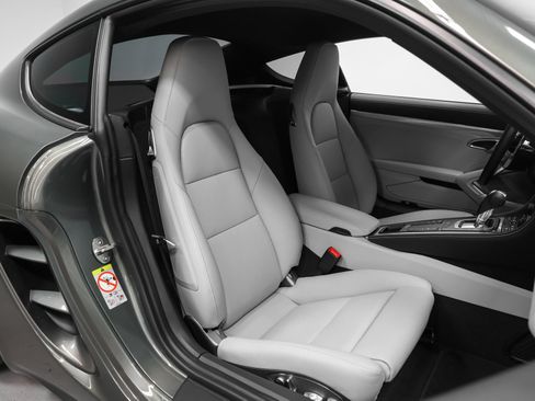Certified 2025 Porsche 718 Cayman RWD image 23