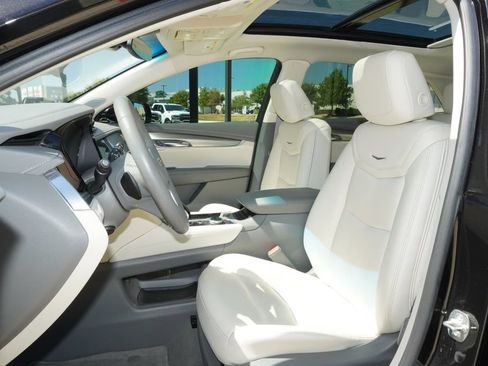 Used 2025 Cadillac XT5 Premium Luxury FWD image 28