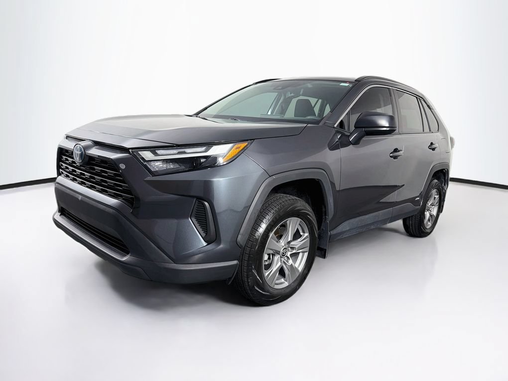 Used 2024 Toyota RAV4 LE AWD/4WD image 3