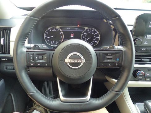 Used 2022 Nissan Pathfinder SL w/ SL Black Package AWD/4WD image 48