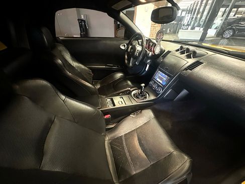 Used 2005 Nissan 350Z Touring image 11