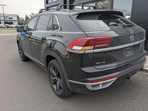 Used 2022 Volkswagen Atlas Cross Sport SEL R-Line image 4