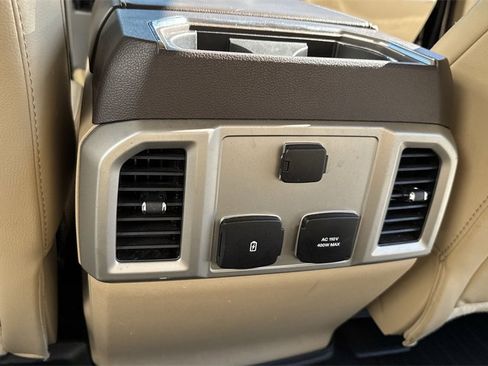 Used 2018 Ford F150 Lariat image 38