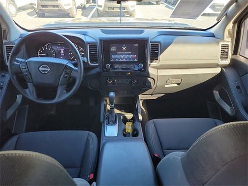 Used 2022 Nissan Frontier SV image 11