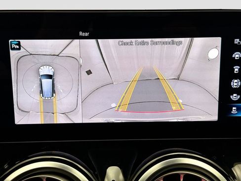 Used 2023 Mercedes-Benz GLB 250 image 15