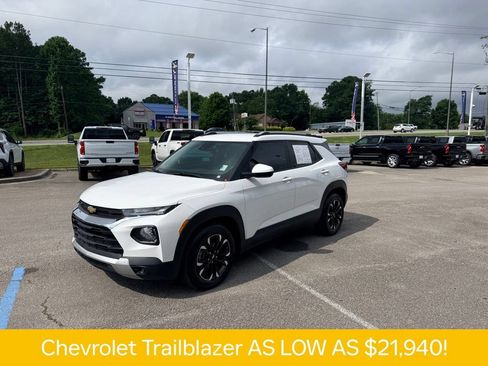 Used 2023 Chevrolet TrailBlazer LT FWD image 2