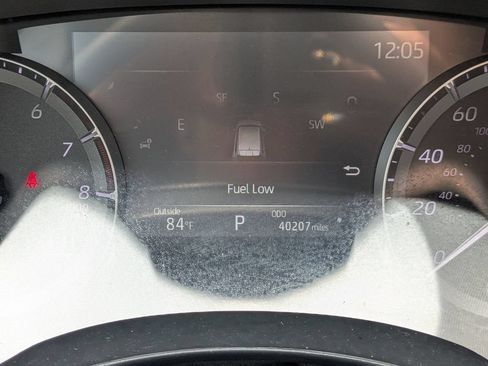 Used 2024 Toyota Highlander XLE FWD image 26