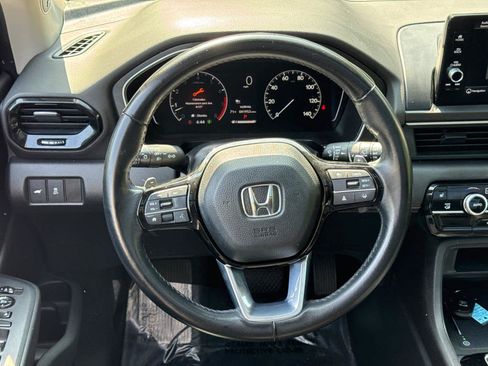 Used 2023 Honda Pilot Touring image 18