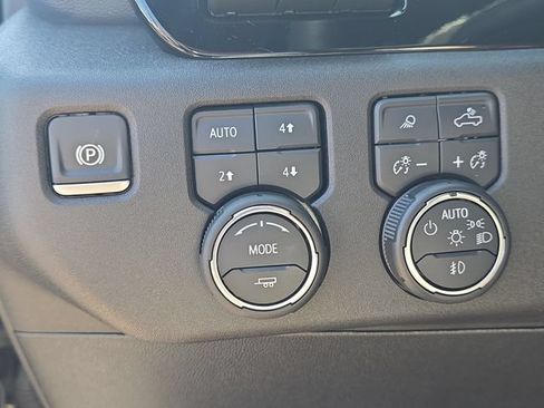 Used 2024 Chevrolet Silverado 2500 High Country w/ High Country Premium Package AWD/4WD image 26