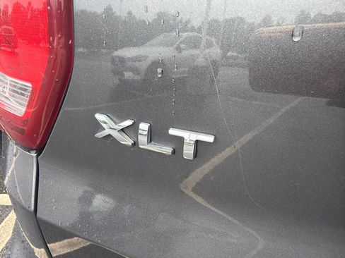 Used 2017 Ford Explorer XLT w/ Equipment Group 202A FWD image 24