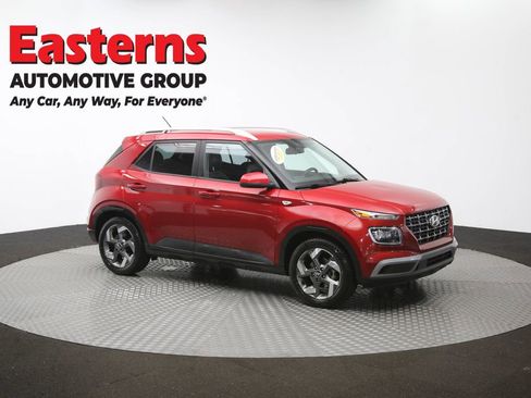 Used 2023 Hyundai Venue Limited FWD image 48