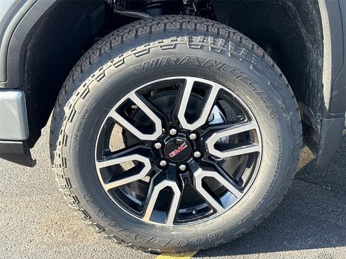 New 2026 GMC Sierra 1500 AT4 w/ AT4 Premium Package image 11