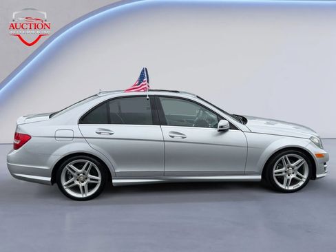 Used 2013 Mercedes-Benz C 250 Sedan image 3