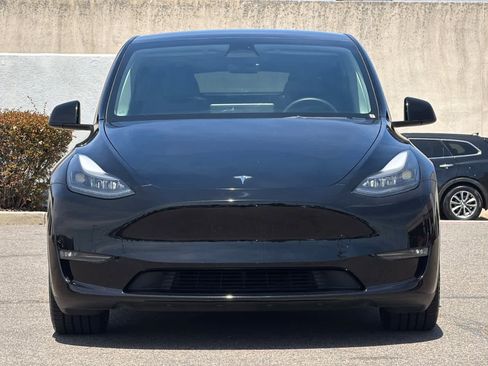 Used 2023 Tesla Model Y Performance AWD/4WD image 10