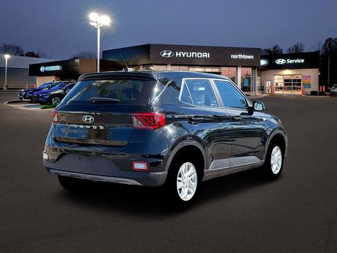 New 2026 Hyundai Venue SE image 7