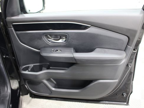 Used 2025 Honda Pilot EX-L image 29