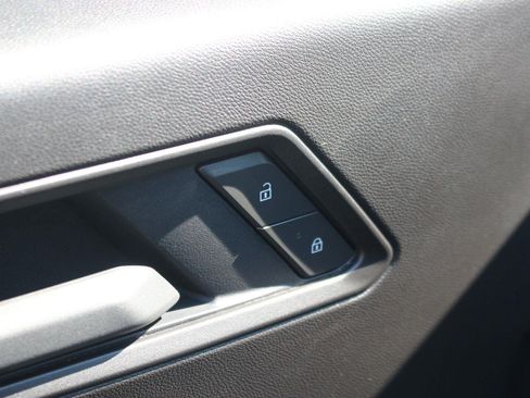 Used 2026 Chevrolet Colorado Trail Boss AWD/4WD image 13