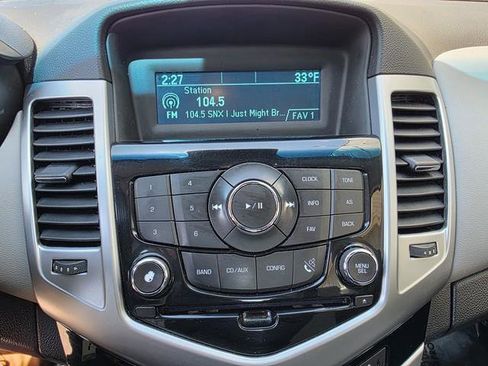 Used 2014 Chevrolet Cruze LS image 11