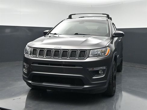 Used 2019 Jeep Compass Latitude AWD/4WD image 2