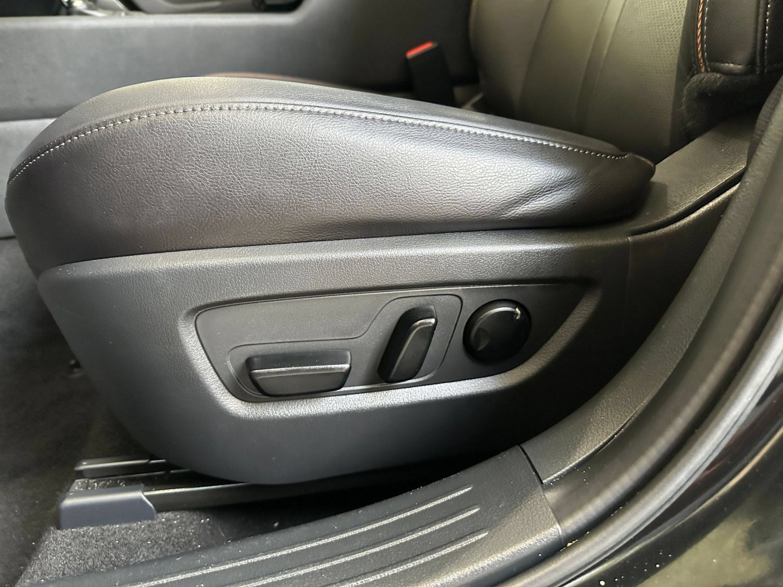 Used 2026 MAZDA CX-50 AWD 2.5 S w/ Premium Package image 21